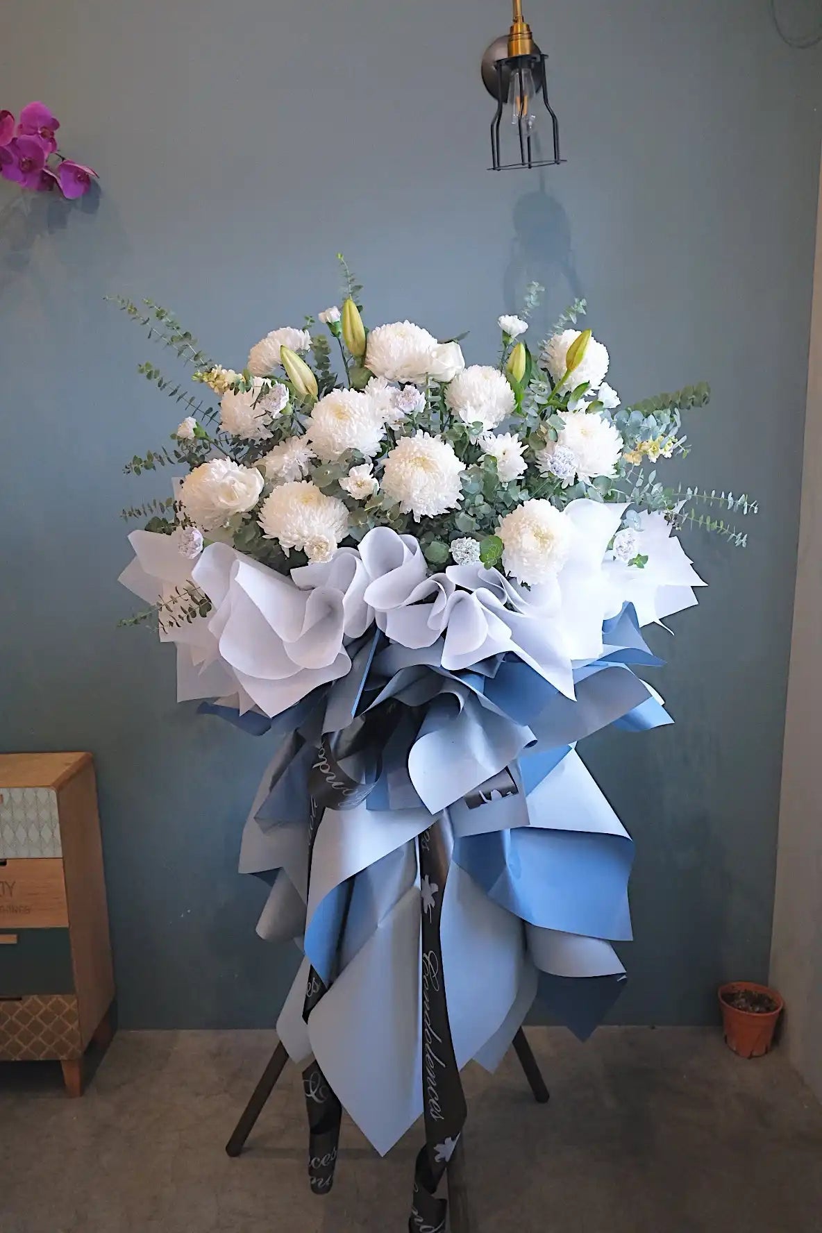 Au Natural Condolence Wreath by Bamboo Green Florist, Penang, photo 4