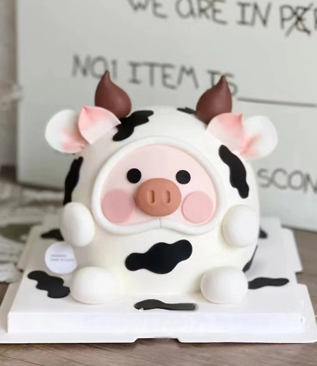 Lulu Pig Cake by Bamboo Green Florist, Penang, photo 2