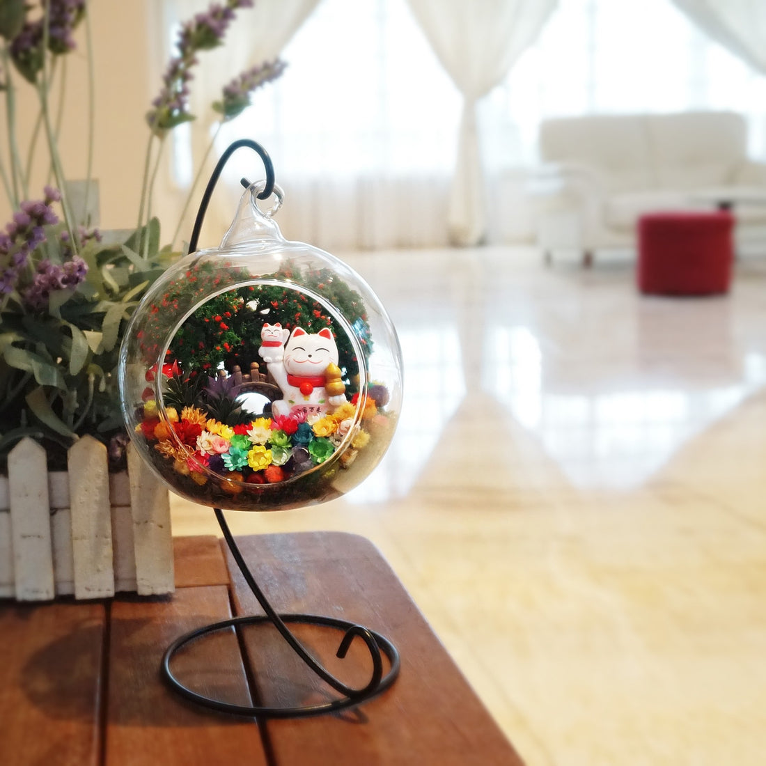 Baby Fortune Cat preserved flower terrarium