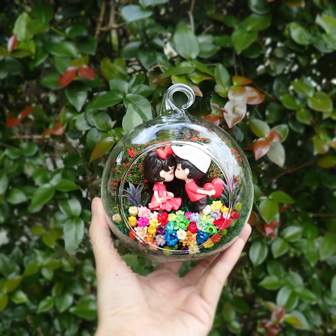 Forehead Kiss Couple preserved flower terrarium