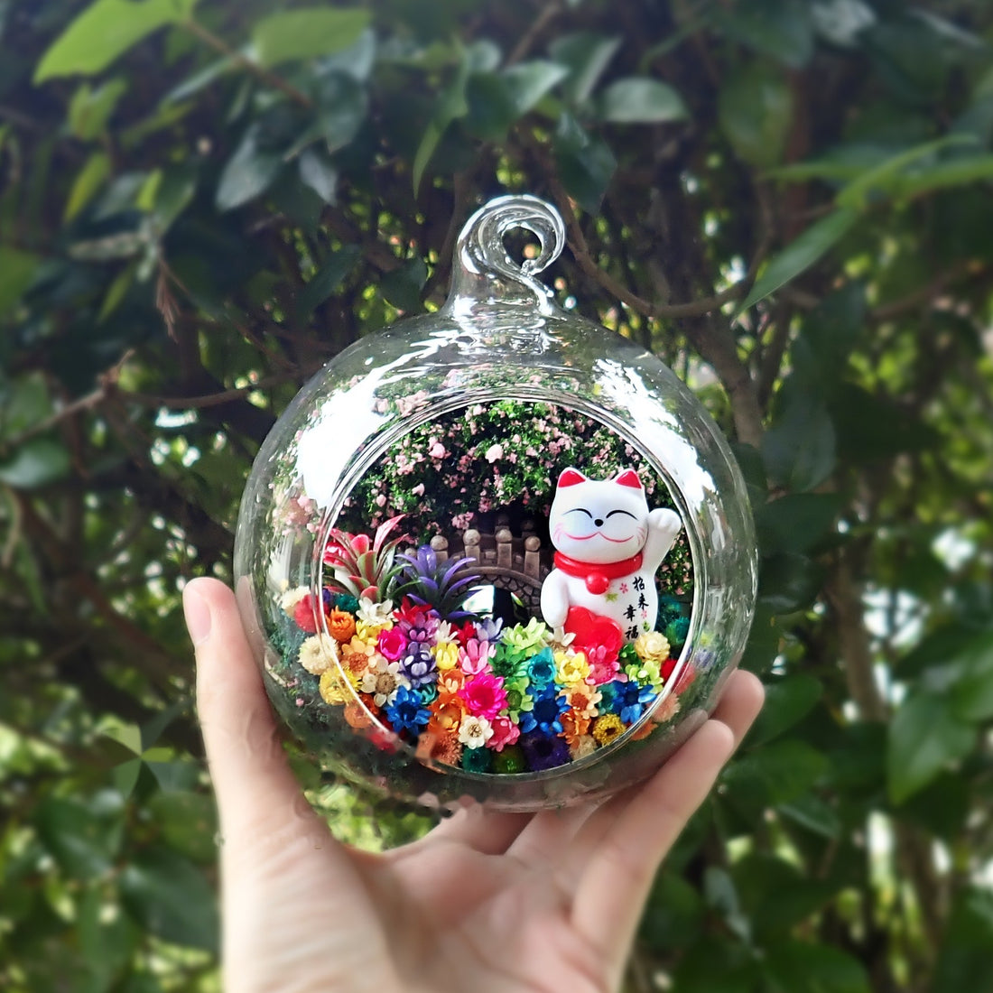 Fortune Cat with Heart preserved flower terrarium