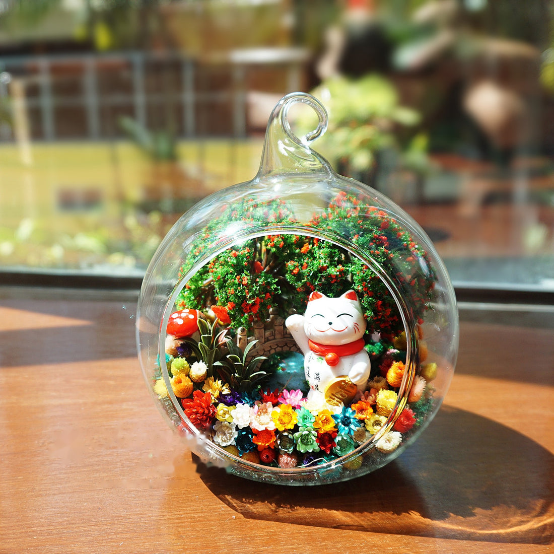 Golden Fortune Cat preserved flower terrarium