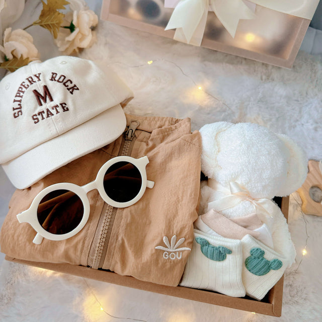 Little Explorer classic baby gift box – includes sunglasses, matching hat, baby socks and towel bear