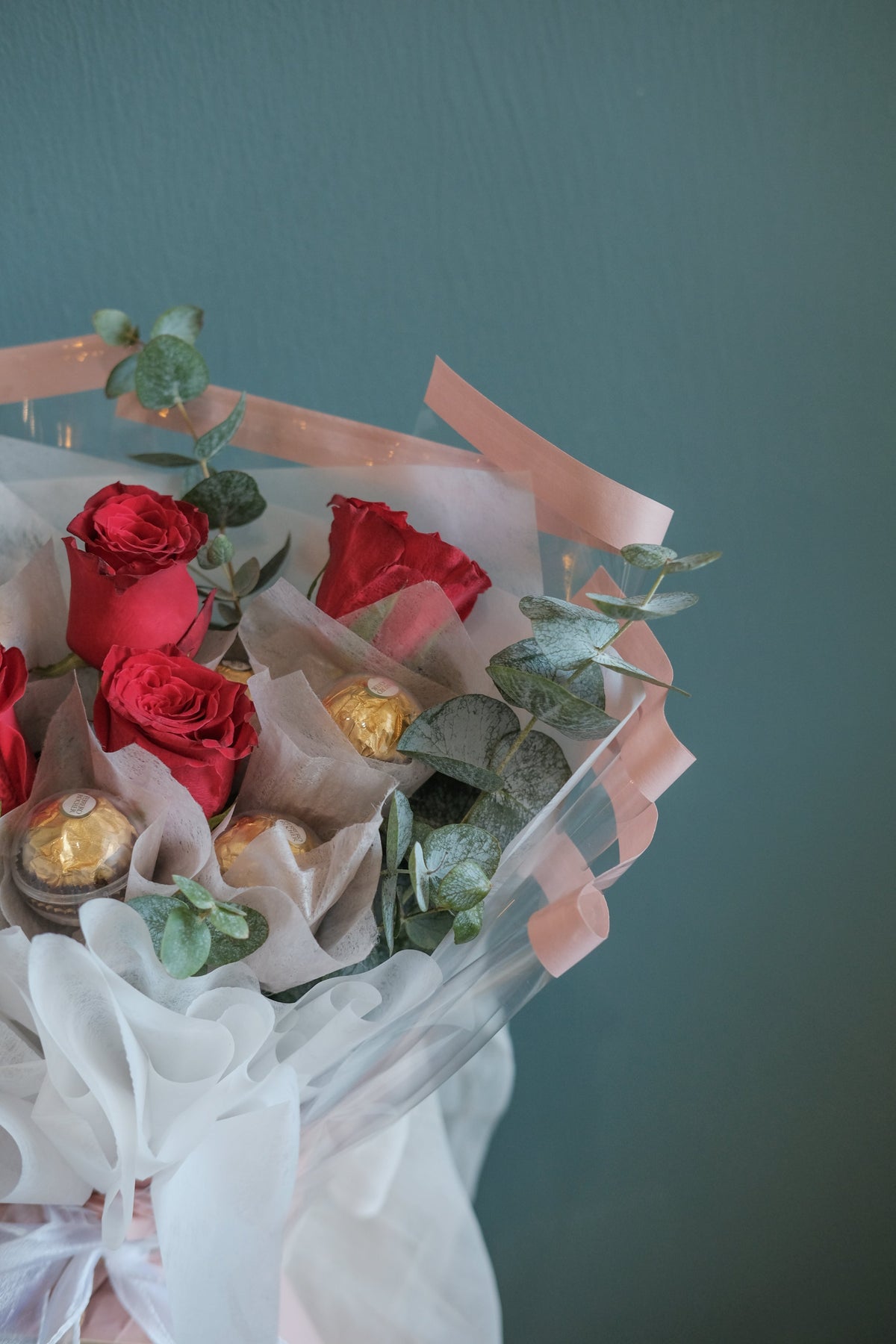 Roses & Crunch by Bamboo Green Florist, Penang, photo 3