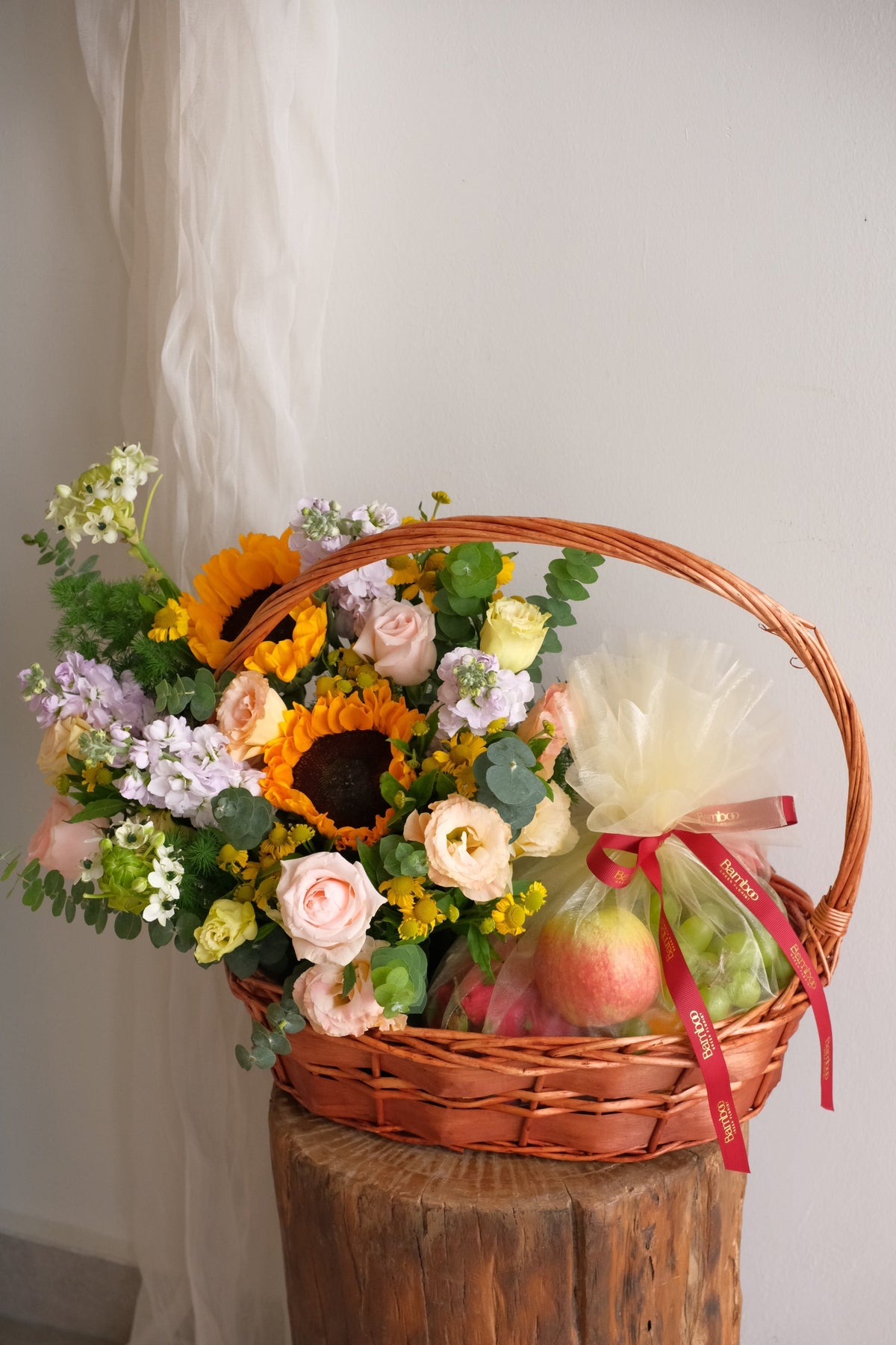 Halcyon fruit and flower basket hamper — how to choose a hamper in Malaysia
