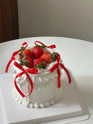 Mini Strawberry Cake by Bamboo Green Florist, Penang