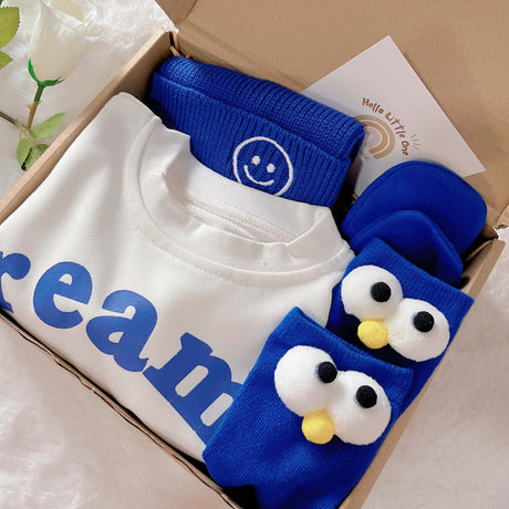 Baby On Fleek standard baby gift box with blue owl 'Dreamer' romper