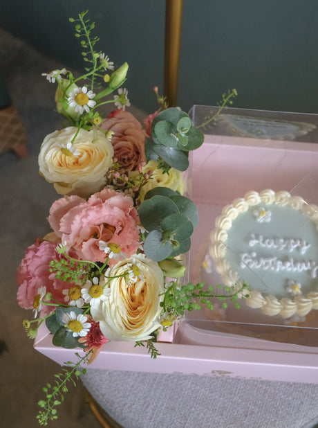 Frosty Sweet Bundle by Bamboo Green Florist, Penang, photo 5