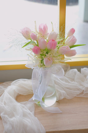Wink Taffy Vase Arrangement by Bamboo Green Florist, Penang