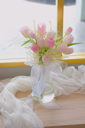 Wink Taffy Vase Arrangement by Bamboo Green Florist, Penang