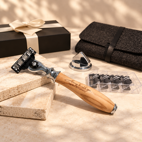 Personalised olive wood razor kit with engraved name and razor stand