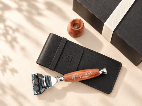 Personalised aluminium razor set with engraved name and razor stand