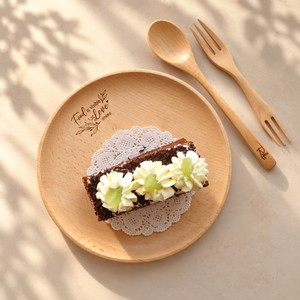 Personalised beech wood plate and lotus wood utensils set with engraved name