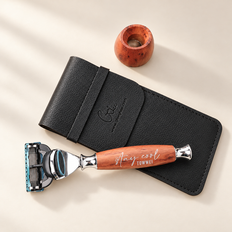 Personalised wood-grain aluminium razor with engraved name and leather pouch