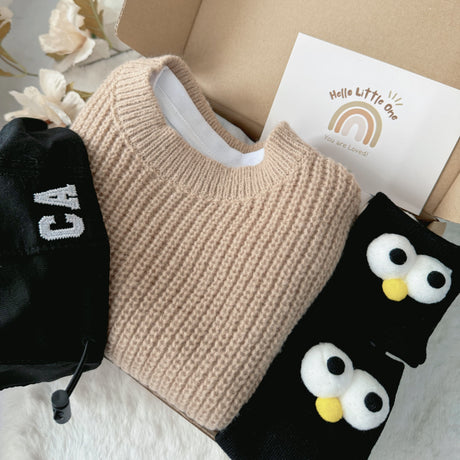 Cozy Khaki standard baby gift box with khaki and brown romper