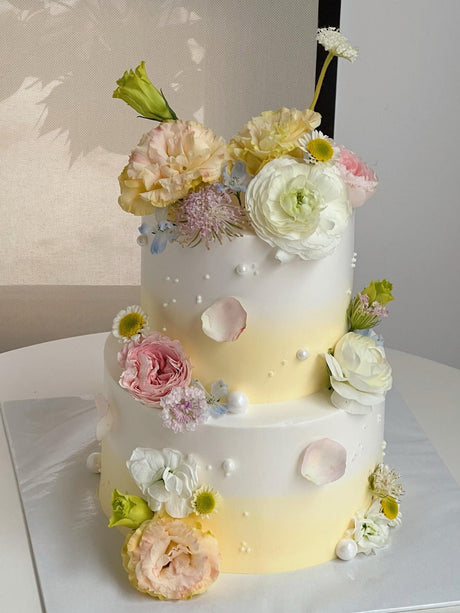 Floral Elegance Cake by Bamboo Green Florist, Penang, photo 3
