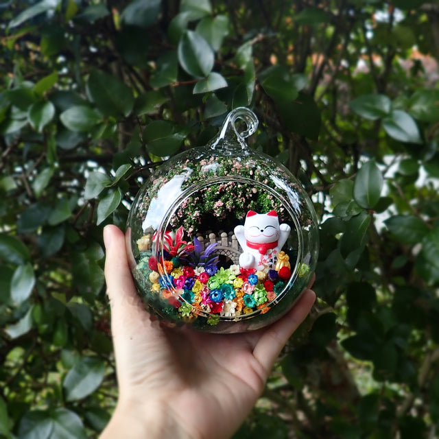Fortune Cat with Bag preserved flower terrarium