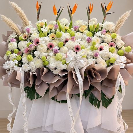 Pampas Eulogium Condolence Flower Stand — close-up of product details