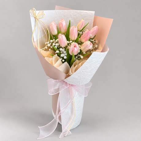 Tulip Dreamland Bouquet — complete product on a clean neutral background