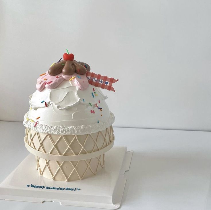 Cupcake Cake by Bamboo Green Florist, Penang