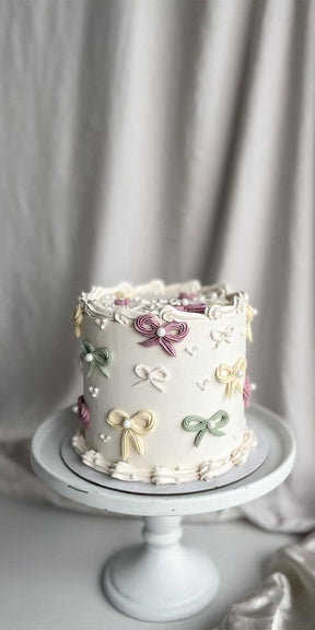 Demure Cake by Bamboo Green Florist, Penang