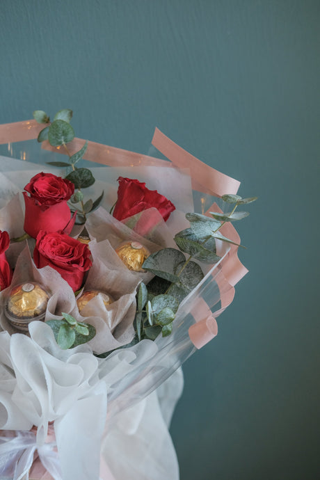 Roses & Crunch by Bamboo Green Florist, Penang, photo 3