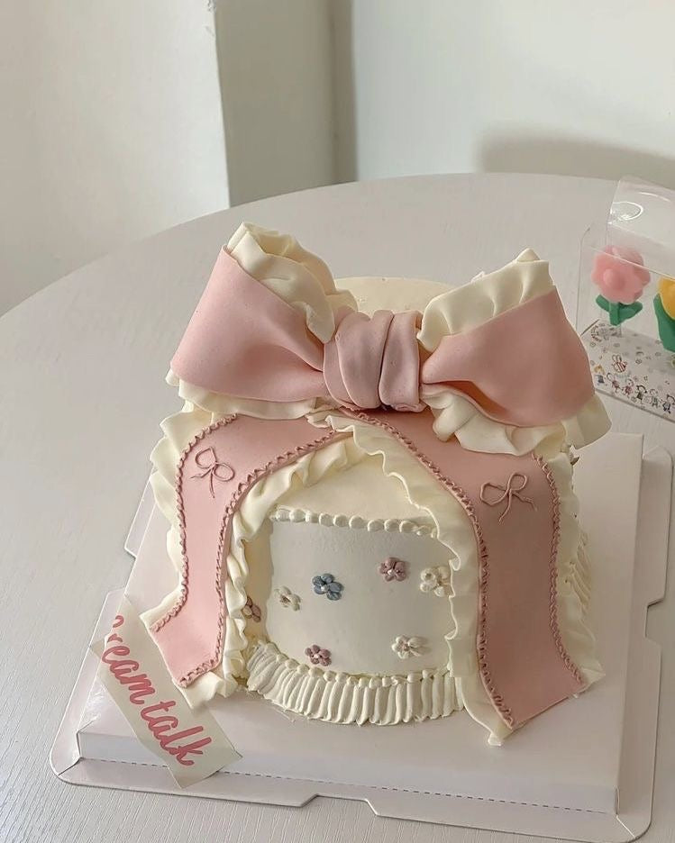 The Princess Diaries Cake by Bamboo Green Florist, Penang