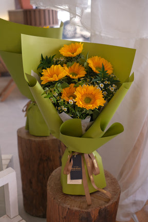 Verde Soleil Rose Bouquet by Bamboo Green Florist, Penang